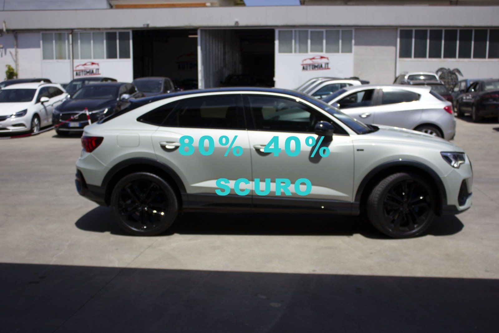Gradazione  tonalità oscuramento vetri auto con pellicole oscuranti al 80% scuro Audi Q3 sportback