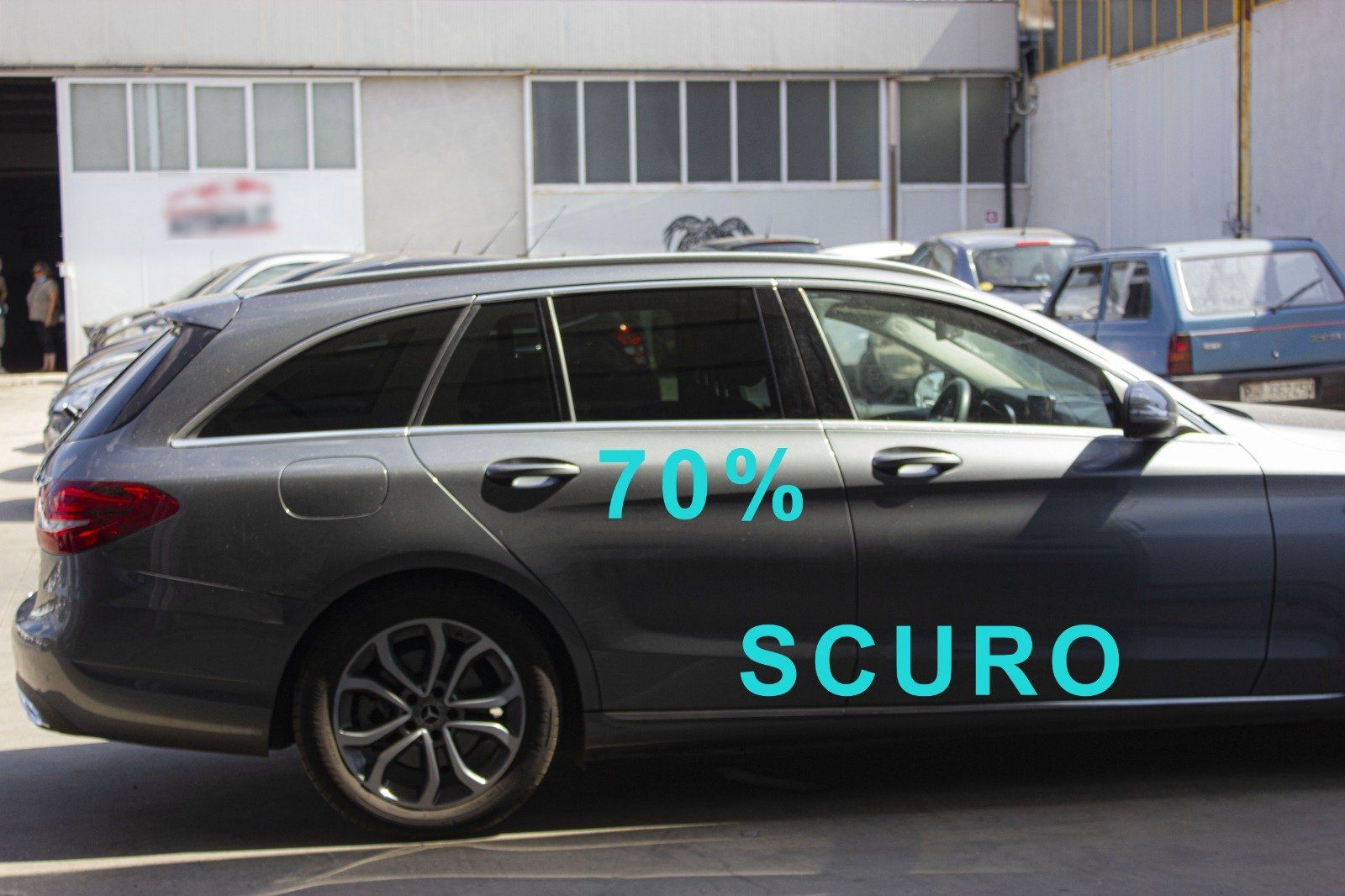Gradazione  tonalità oscuramento vetri auto con pellicole oscuranti al 70% Mercedes Classe C sw del 2019