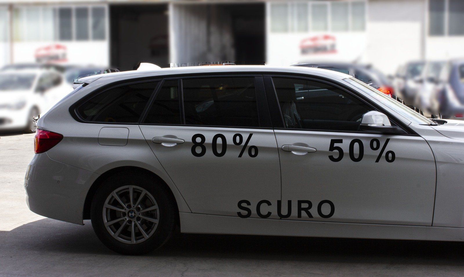 Gradazione  tonalità oscuramento vetri auto con pellicole oscuranti al 80% scuro BMW Serie 3 Touring sw del 2020