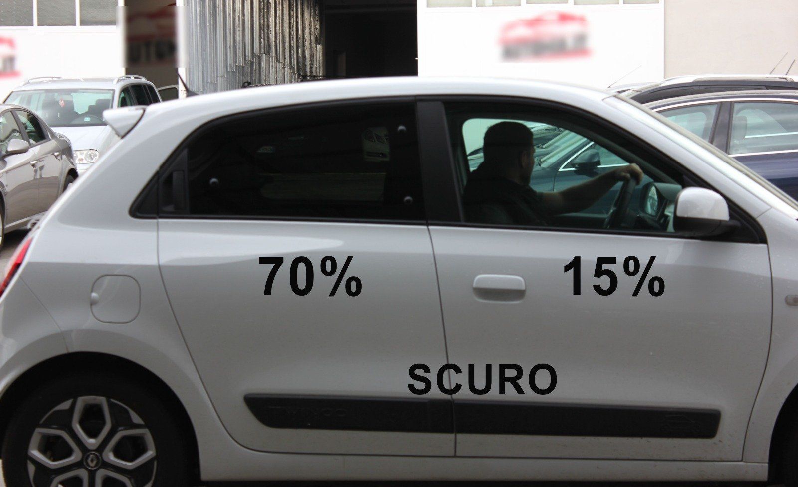 Renault Twingo oscuramento vetri auto con tonalità gradazione 70% e  15%
