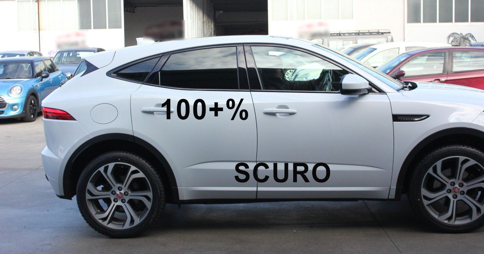 oscuramento vetri parte posteriore 100% di scuro, vetri anteriori originali di fabbrica