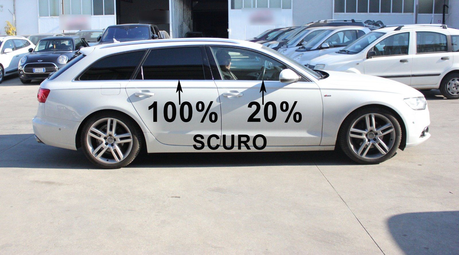 Audi A4  oscuramento vetri parte posteriore 100% di scuro, vetri anteriori 20% di scuro