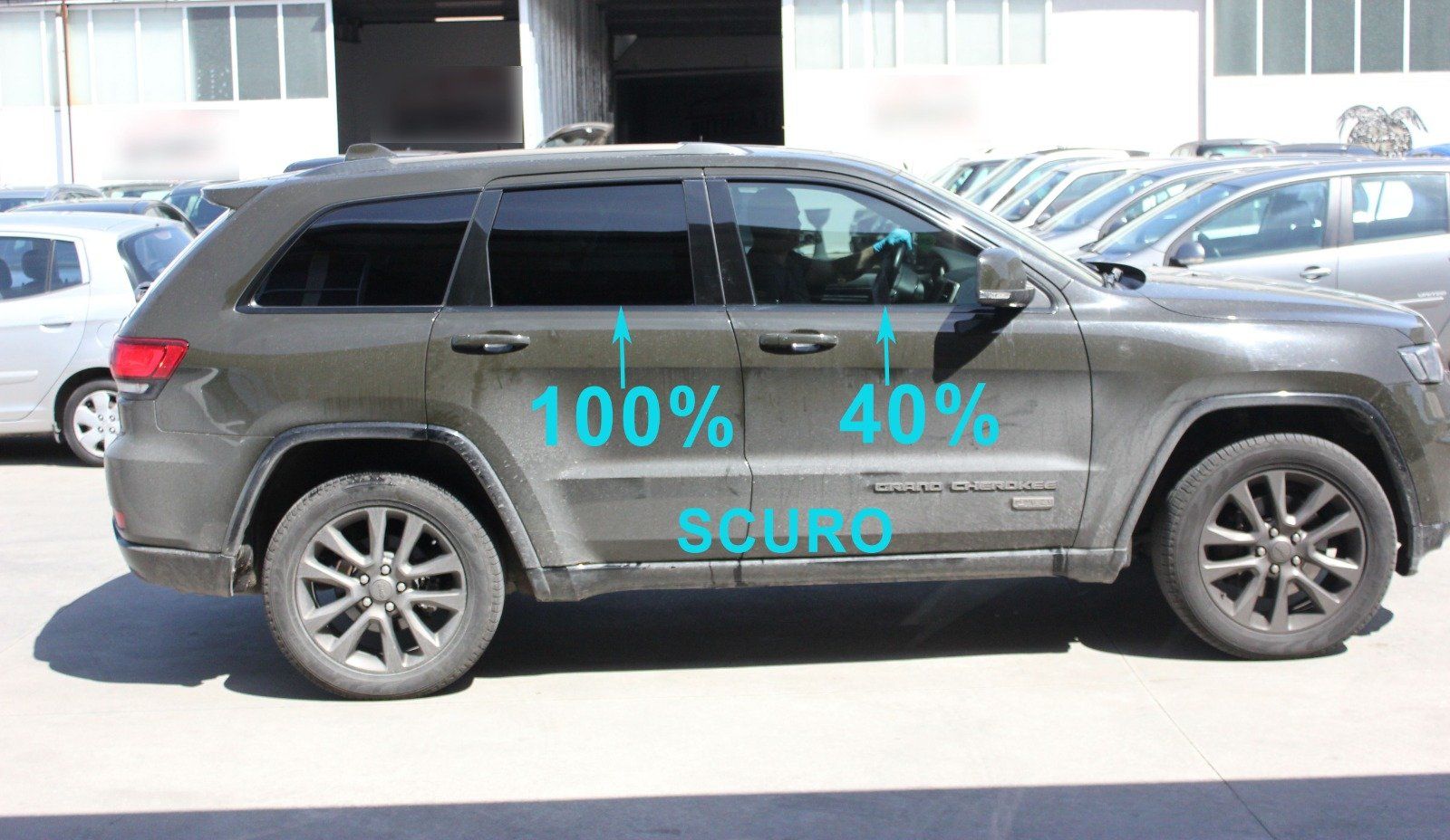 Jeep Gran Cherokee oscuramento vetri parte posteriore 100% di scuro, vetri anteriori 40% di scuro