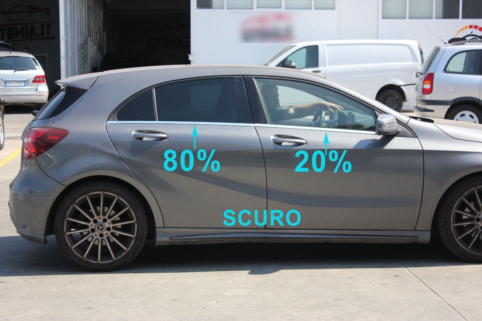 Mercedes Classe A Oscuramento vetri con tonalità 20% di scuro molto leggera sui vetri anteriori