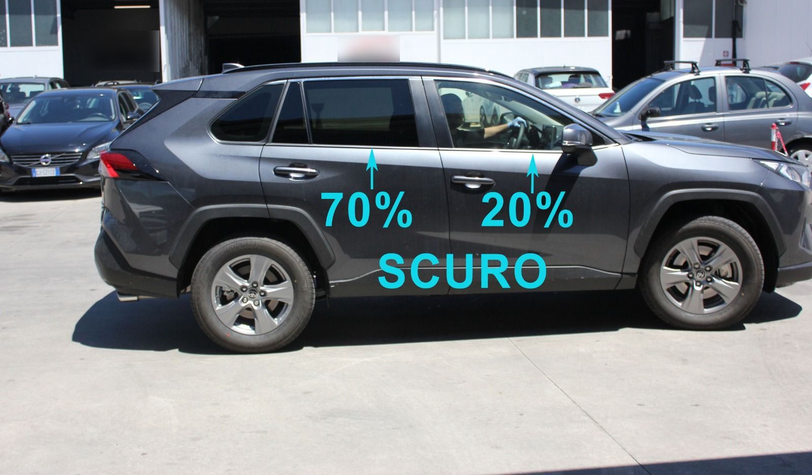 Toyota RAV-4 Vetri oscurati con gradazione di scuro parte posteriore 70%