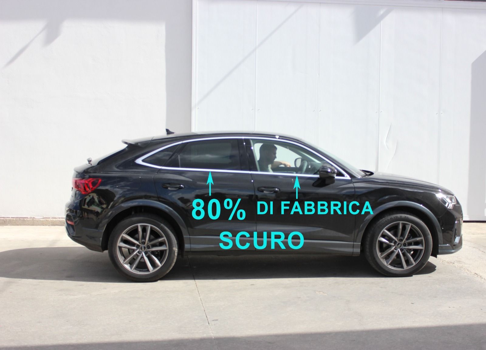 Nuova Audi Q2 Oscuramento vetri parte posteriore  con tonalità di scuro 80%
