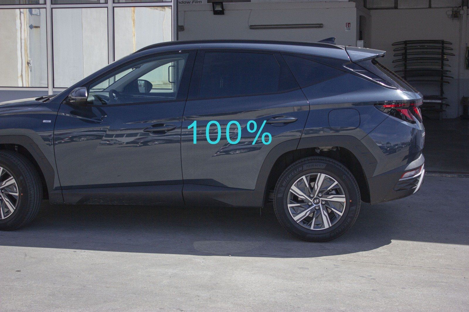 Gradazione  tonalità oscuramento vetri auto con pellicole oscuranti al 100% scuro Hyundai Tucson 2021