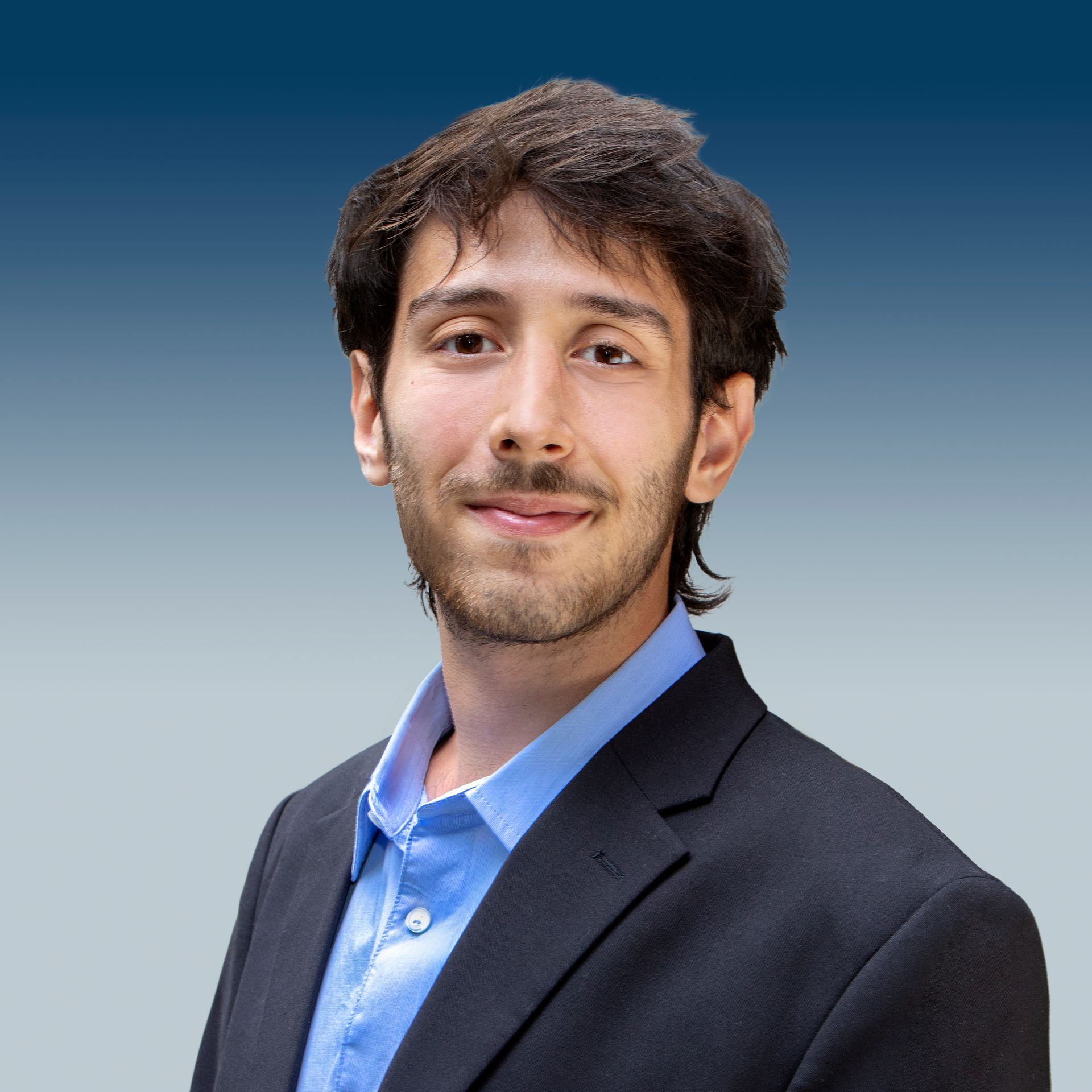 Giorgi Basiladze als junger talentierter Berater verfügt über wertvolle Projekterfahrung sowie sehr gute Kenntnisse in Snowflake, SAP Datasphere, SAP Analytics Cloud und SQL.