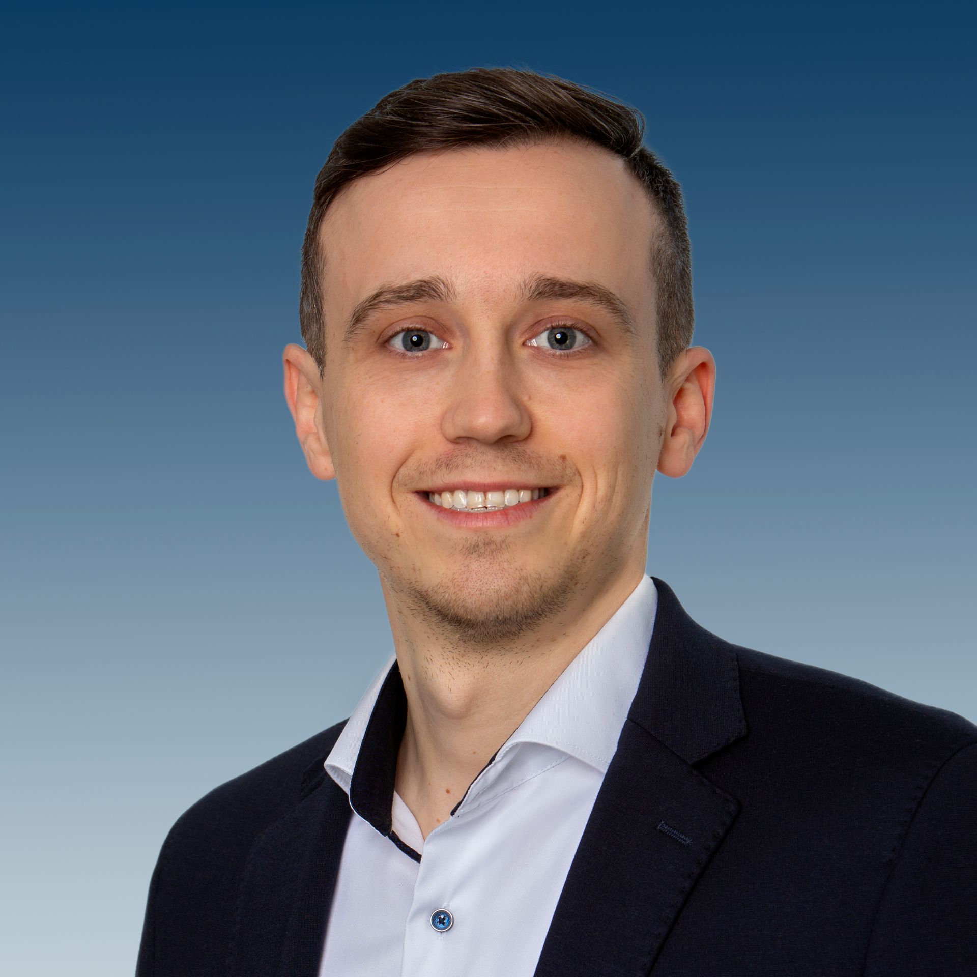 Tim Eckhard kann auf mehr als 6 Jahre Erfahrung in SAP Business-Intelligence-Lösungen für global agierende Unternehmen aus der Pharmaindustrie zurückblicken. Er ist unser Experte für SAP Analytices Cloud (SAC), BW4HANA und Datawarehouse Cloud (DWC).