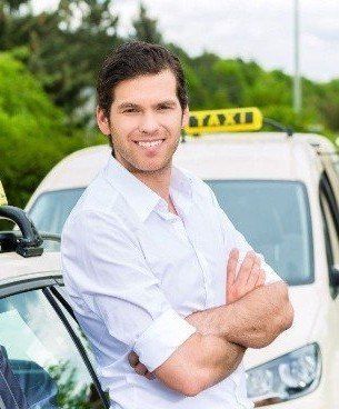 Das Hier ist ein Bild von einem Taxifahrer Bild von einem Taxifahrer