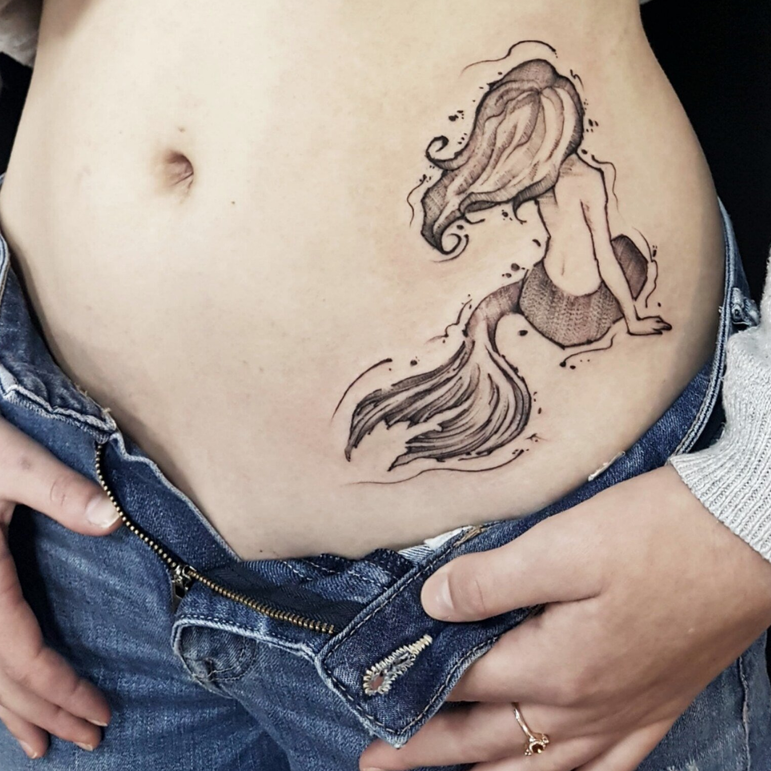 Mermaid Meerjungfrau Tattoo Studio Flensburg Sketchy Sketch Schwarze Zeit