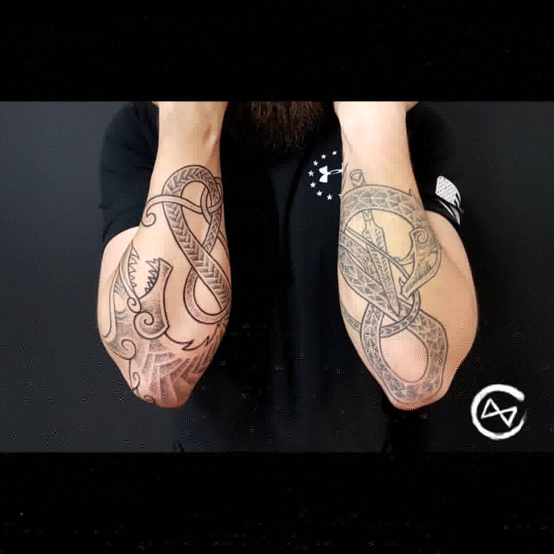 Viking Dragon Wolf Tattoo Nordic Dotwork Schwarze Zeit Schwarzezeit Tattoostudio Tattoo