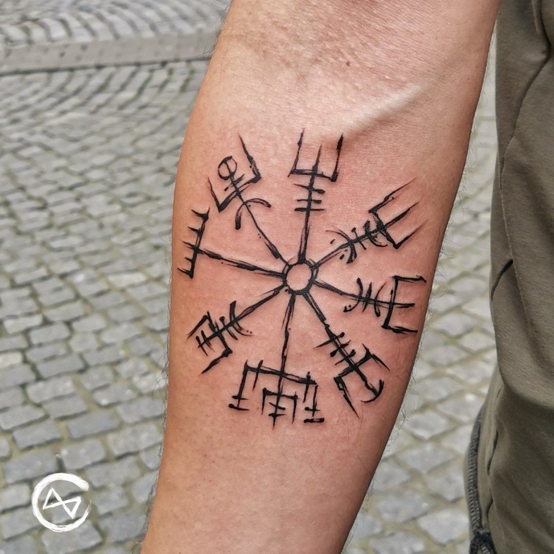 Vegvisir Sketchy Tattoo Nordic Dotwork Schwarze Zeit Schwarzezeit Tattoostudio Tattoo