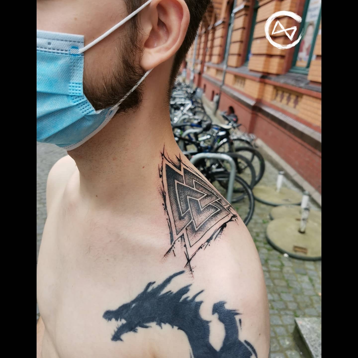 Valknut Sketchy Tattoo Nordic Dotwork Schwarze Zeit Schwarzezeit Tattoostudio Tattoo