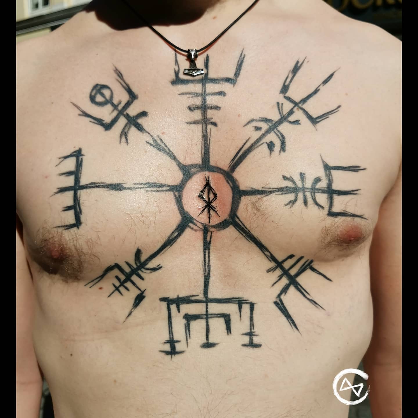 Vegvisir Sketchy  Othala Odin Tattoo Nordic Dotwork Schwarze Zeit Schwarzezeit Tattoostudio Tattoo
