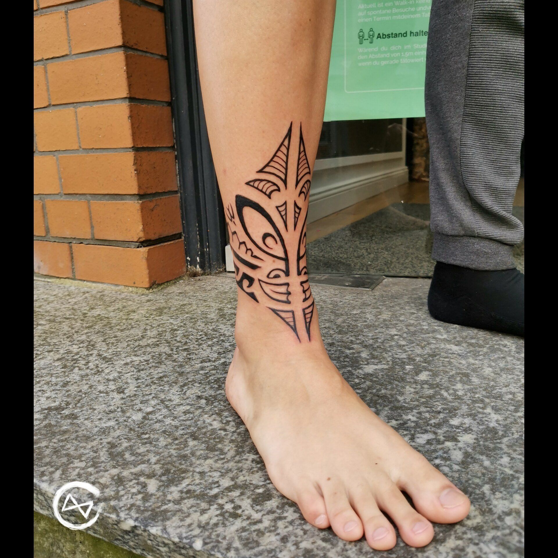 Polynesisches Fussband Maori Tiki Tattoo