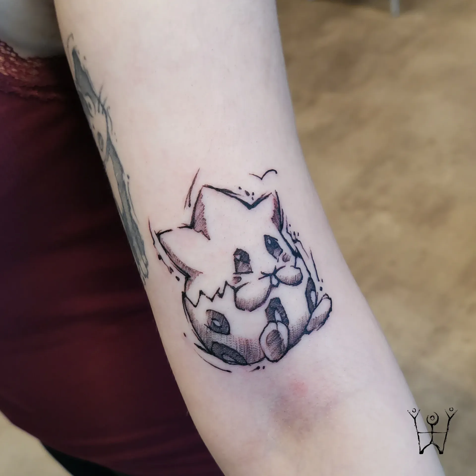 Togepi Sketchy Tattoo Flensburg Schwarze Zeit Tattoo SchwarzeZeit TattooStudio