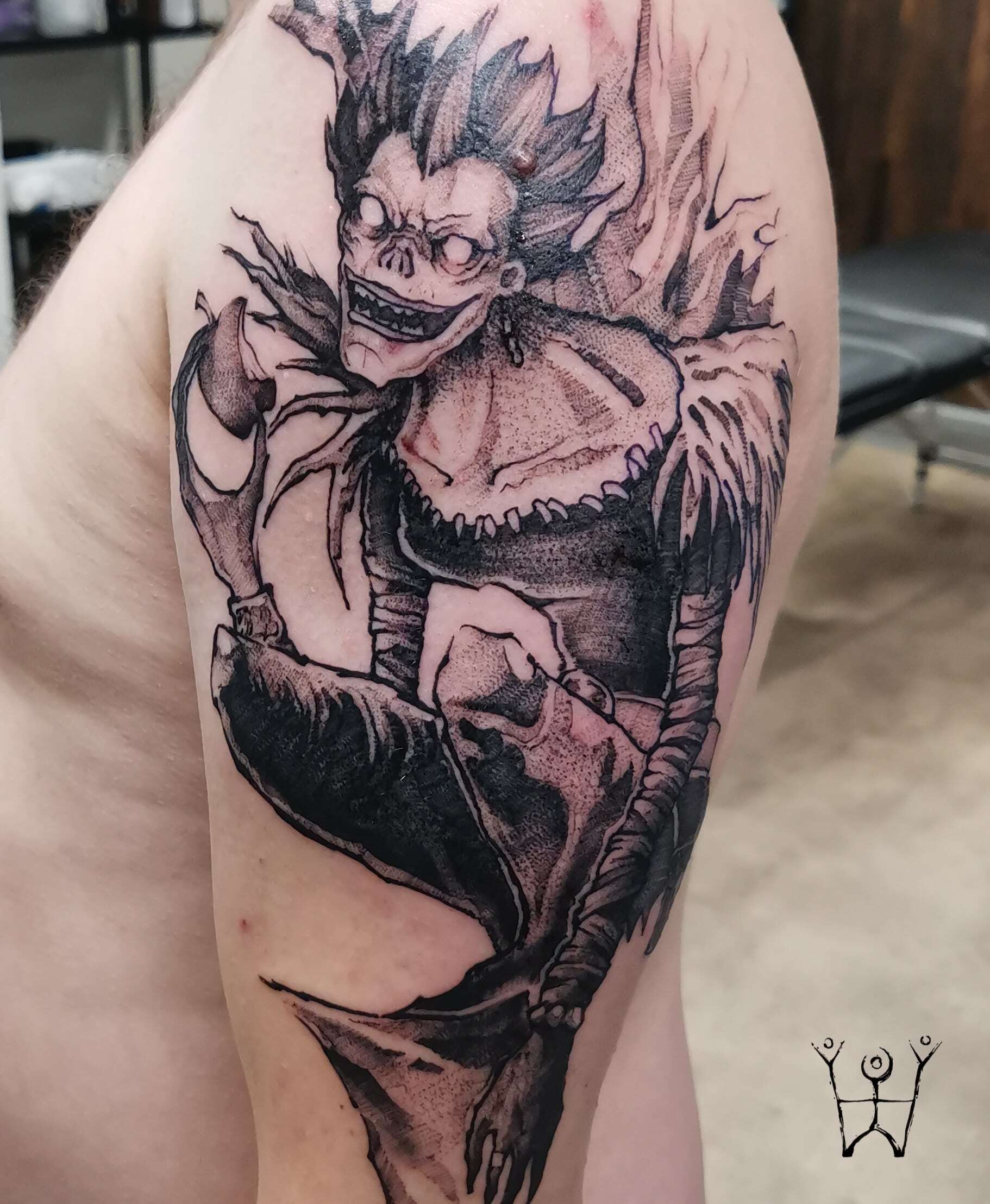 Death Note Ryuk Sketchy Tattoo Flensburg Schwarze Zeit Tattoo SchwarzeZeit TattooStudio