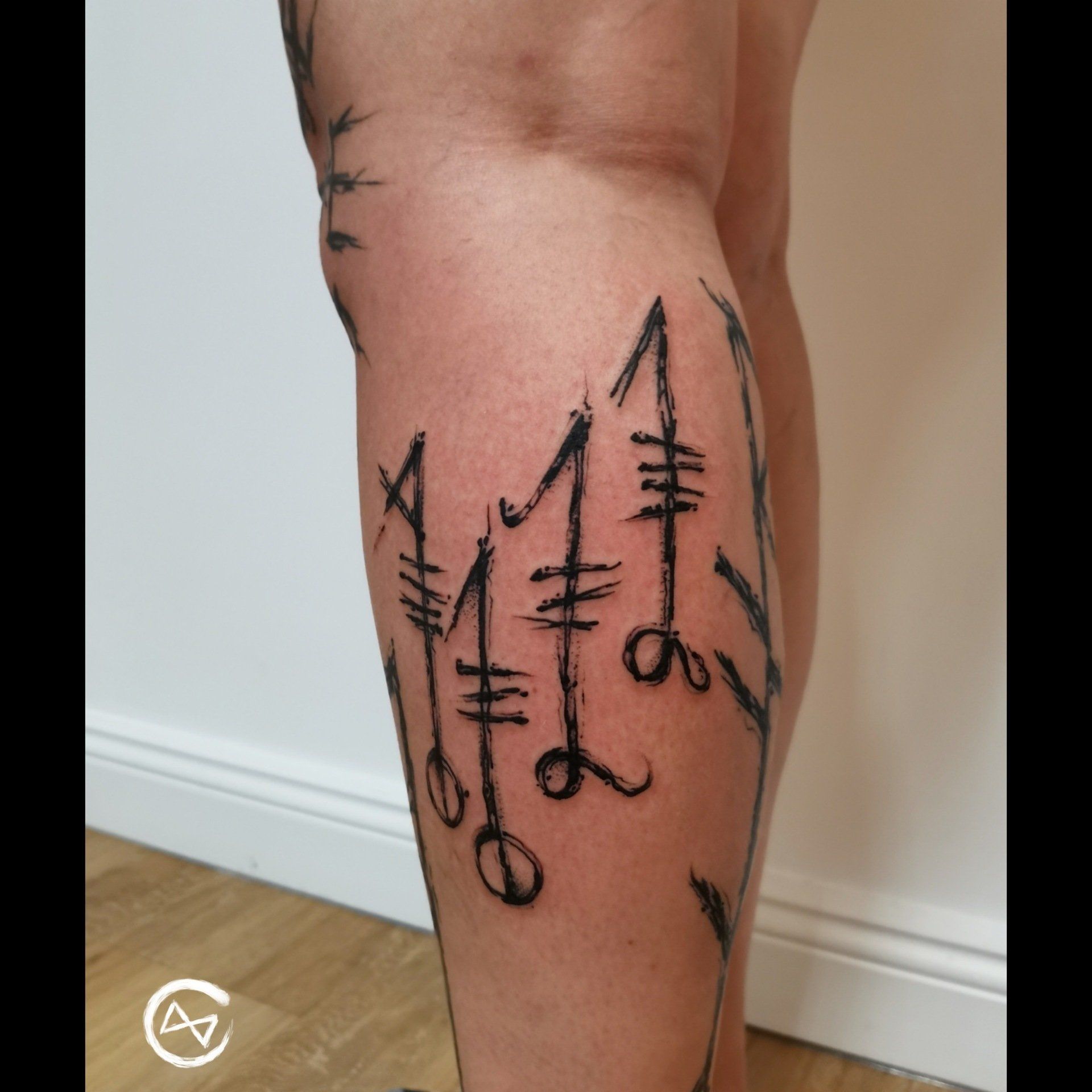 Svefnthorn Sleeprune Sketchy  Tattoo Nordic Dotwork Schwarze Zeit Schwarzezeit Tattoostudio Tattoo