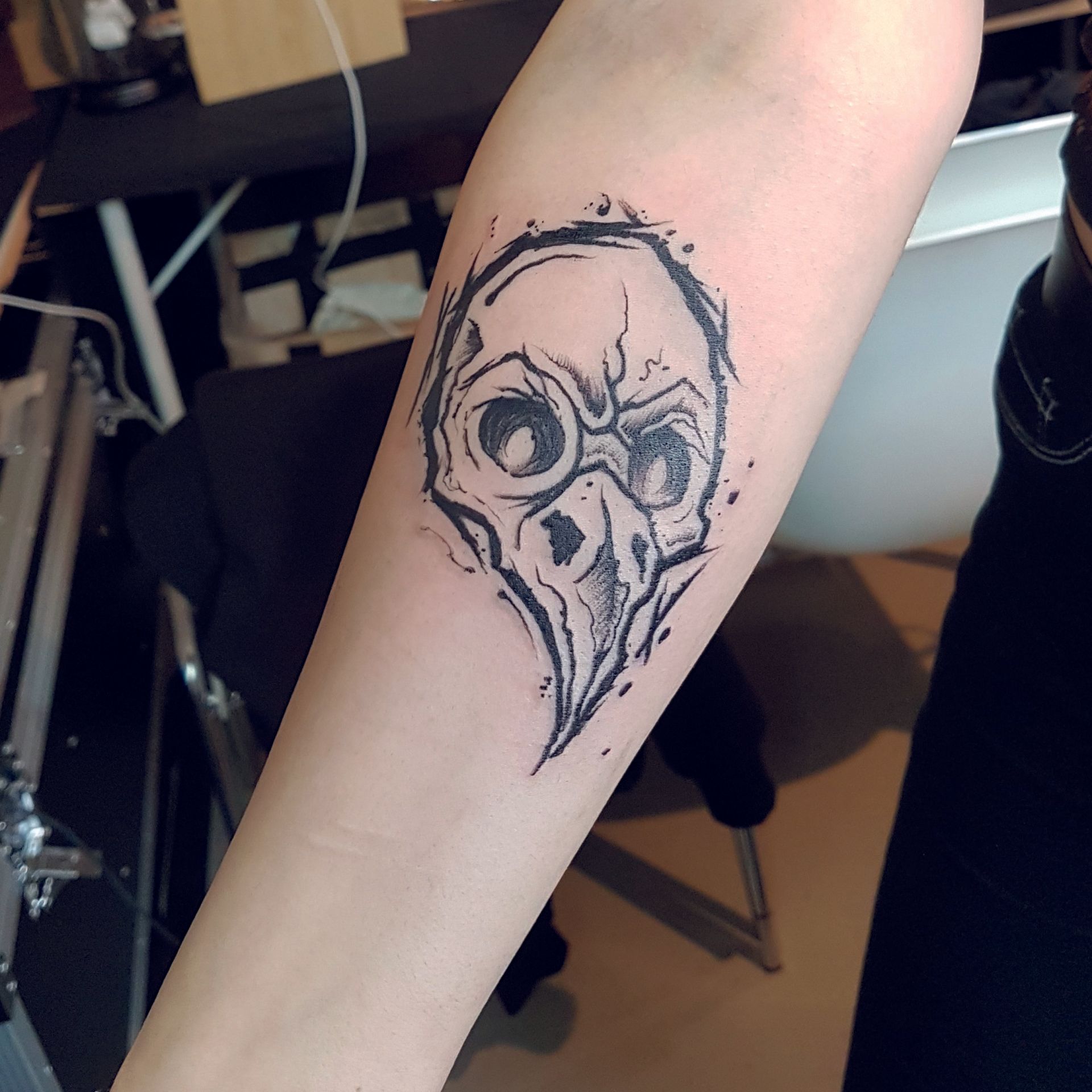 Skull Bird sketchy Tattoo Studio Flensburg Sketchy Sketch Schwarze Zeit