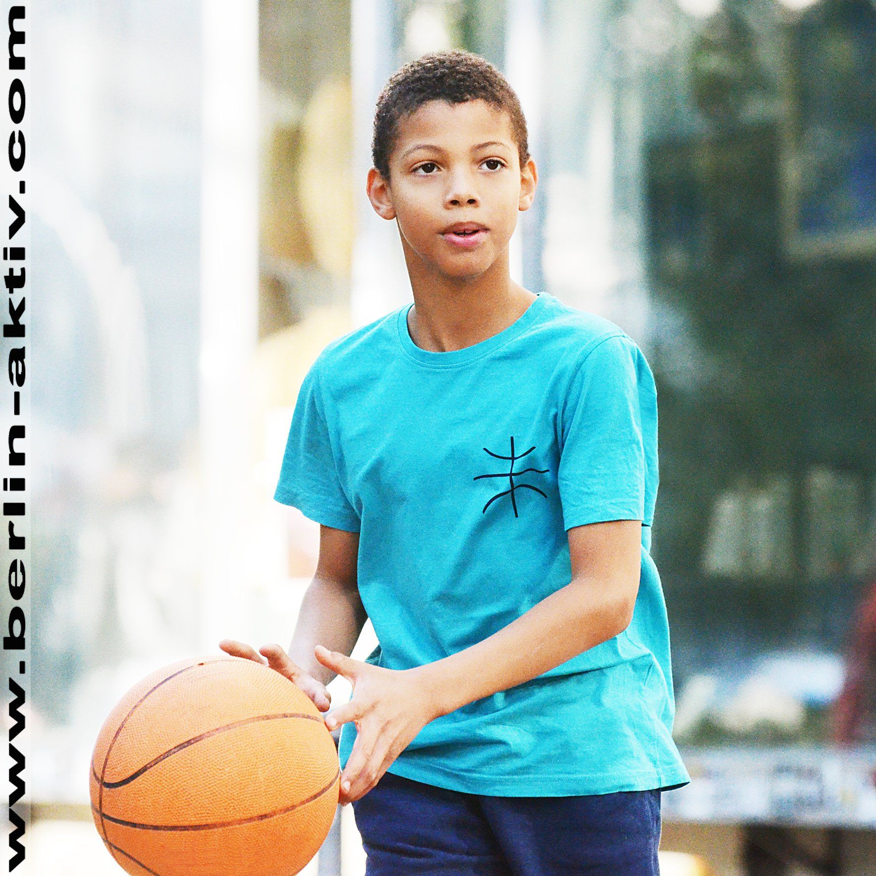 berlin-aktiv.com Kinder T-Shirt Basketball Logo Sportverein
