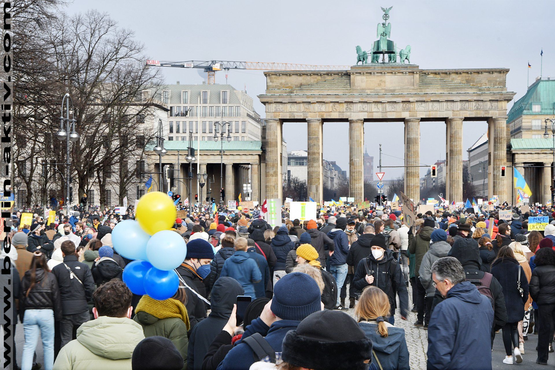 berlin-aktiv.com_7318-22-02 Fotografie street photography berlin against ukraine war
