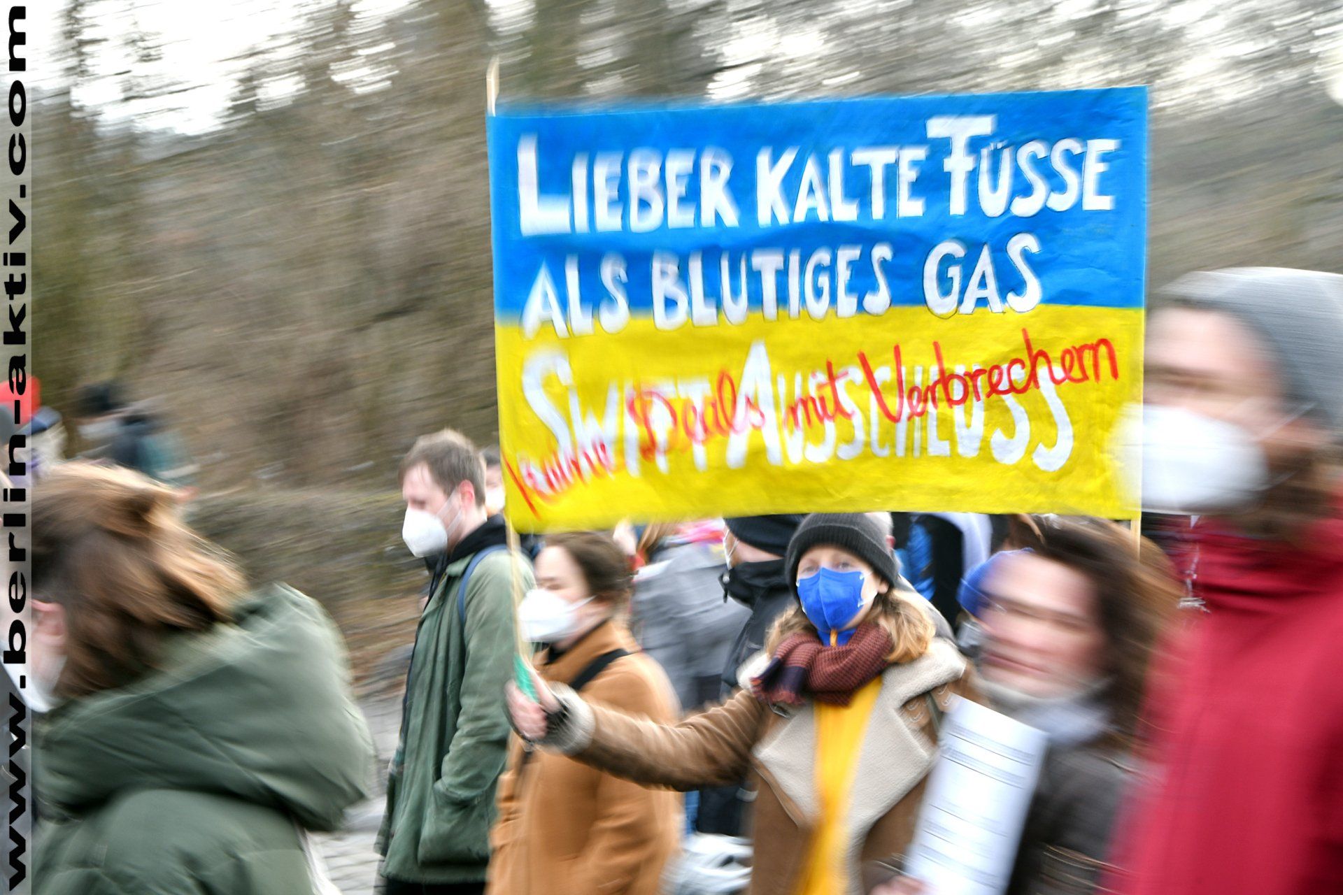 berlin-aktiv.com_7320-22-02 Fotografie street photography berlin against ukraine war