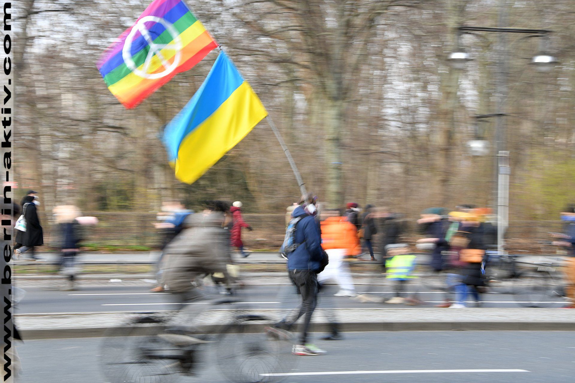 berlin-aktiv.com_7403-22-02 Fotografie street photography berlin against ukraine war