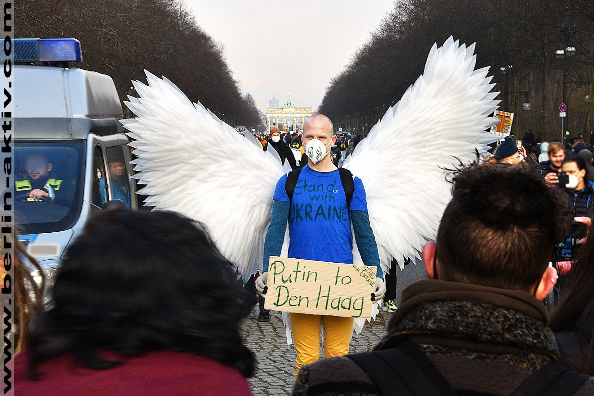 berlin-aktiv.com_7413-22-02 Fotografie street photography berlin against ukraine war