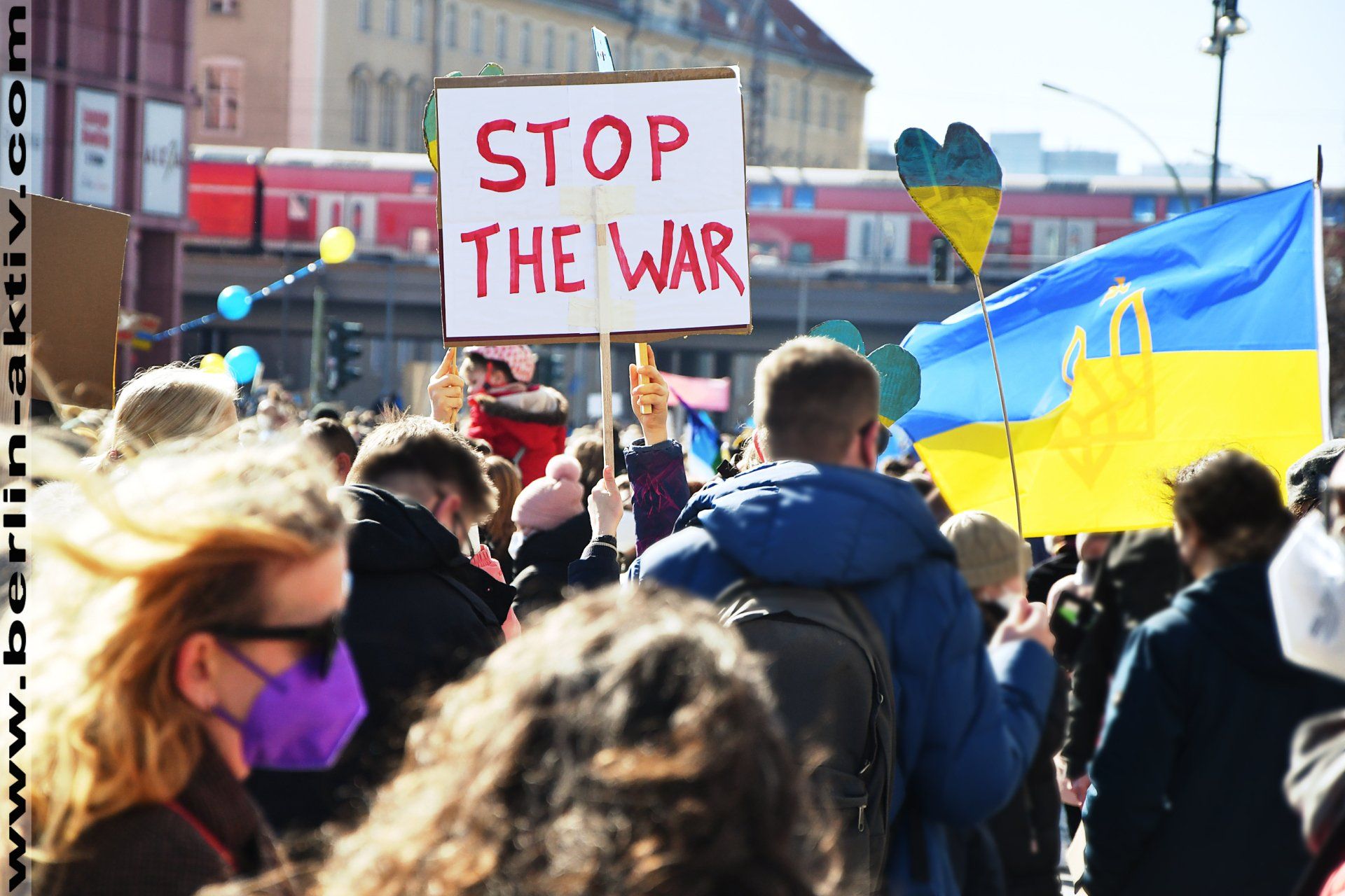 berlin-aktiv.com_7563-22-03 Fotografie street photography berlin against ukraine war