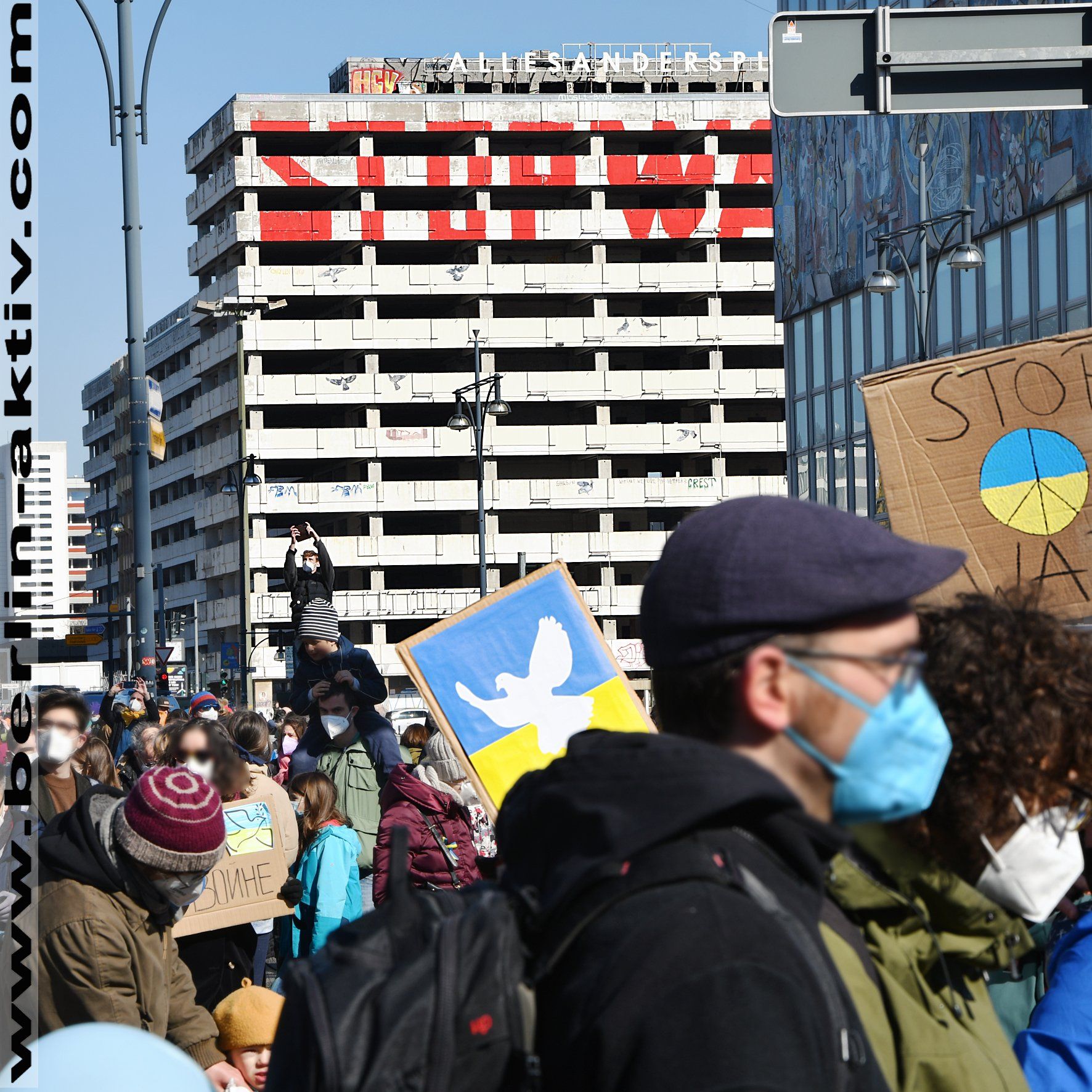 berlin-aktiv.com_7593-22-03 Fotografie street photography berlin against ukraine war
