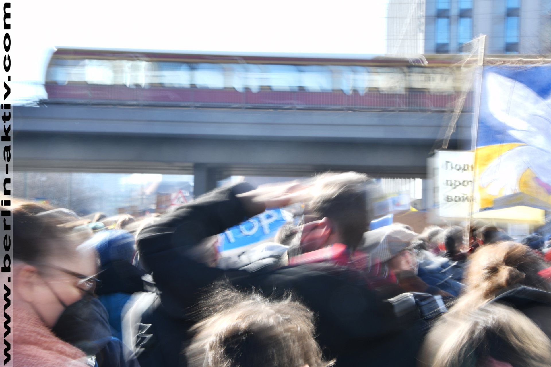 berlin-aktiv.com_7600-22-03 Fotografie street photography berlin against ukraine war
