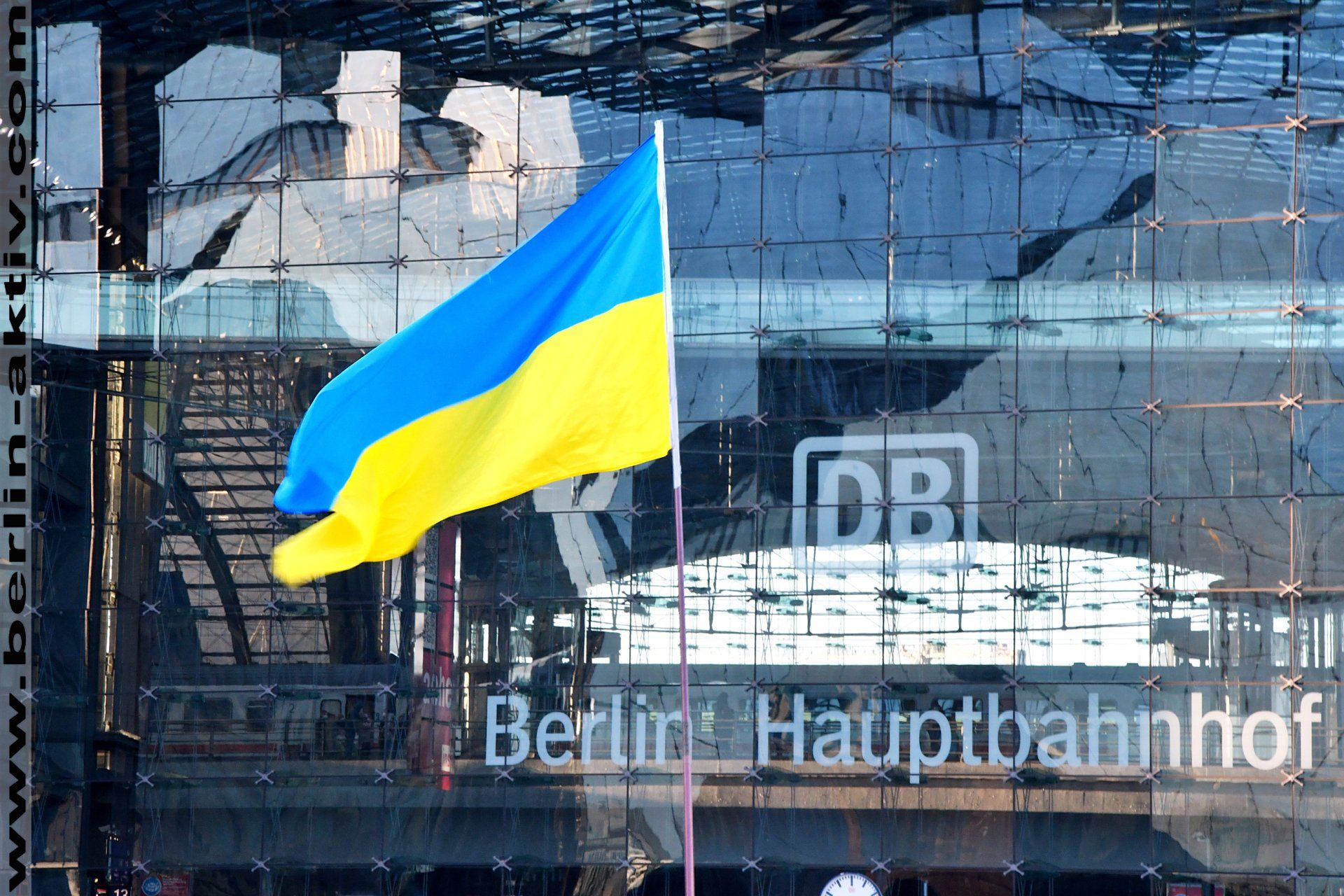 berlin-aktiv.com_7846-22-03 Fotografie street photography berlin against ukraine war