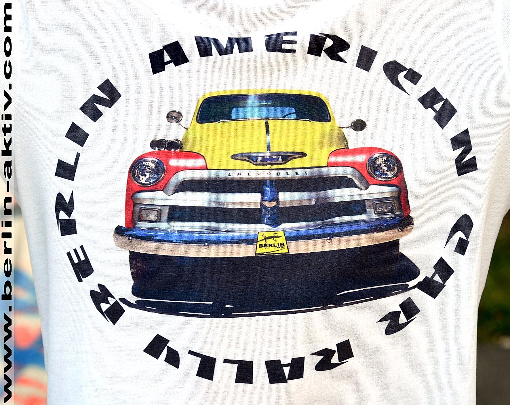 berlin-aktiv.com, Siebdruck, Berlin American Car Rally, mehrfarbig, weißes T-Shirt