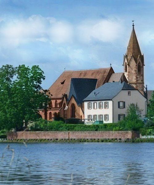 Katholische Pfarrkirche St. Cyriakus Katholische Pfarrkirche St. Cyriakus