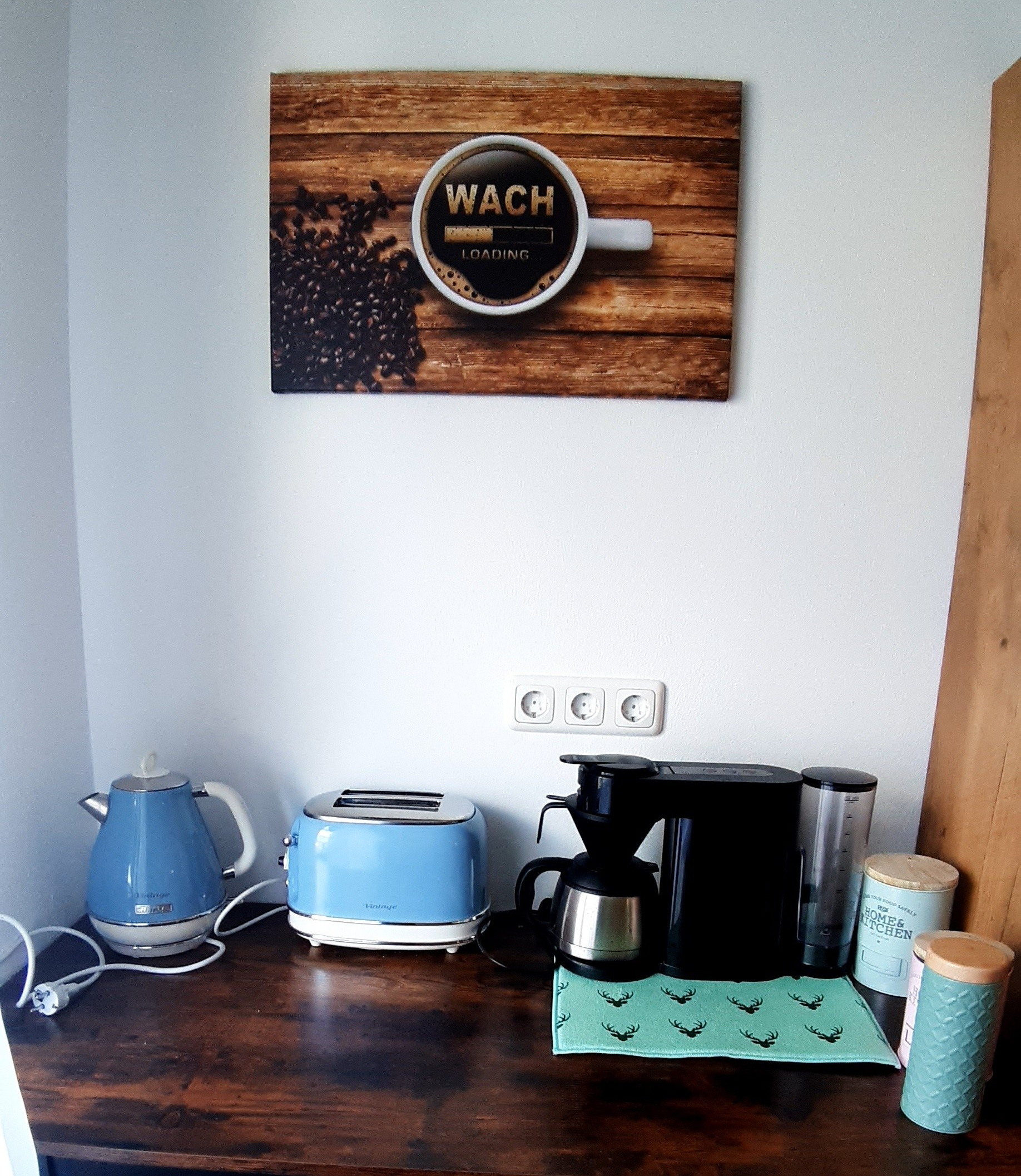 Blick nach Osten Ferienwohung Brälu Küche 01 - Lahnradweg, Lahnhöhenweg,  Ferienwohnung Henkel Friedensdorf -Friedendorf Dautphetal - Ferien Urlaub