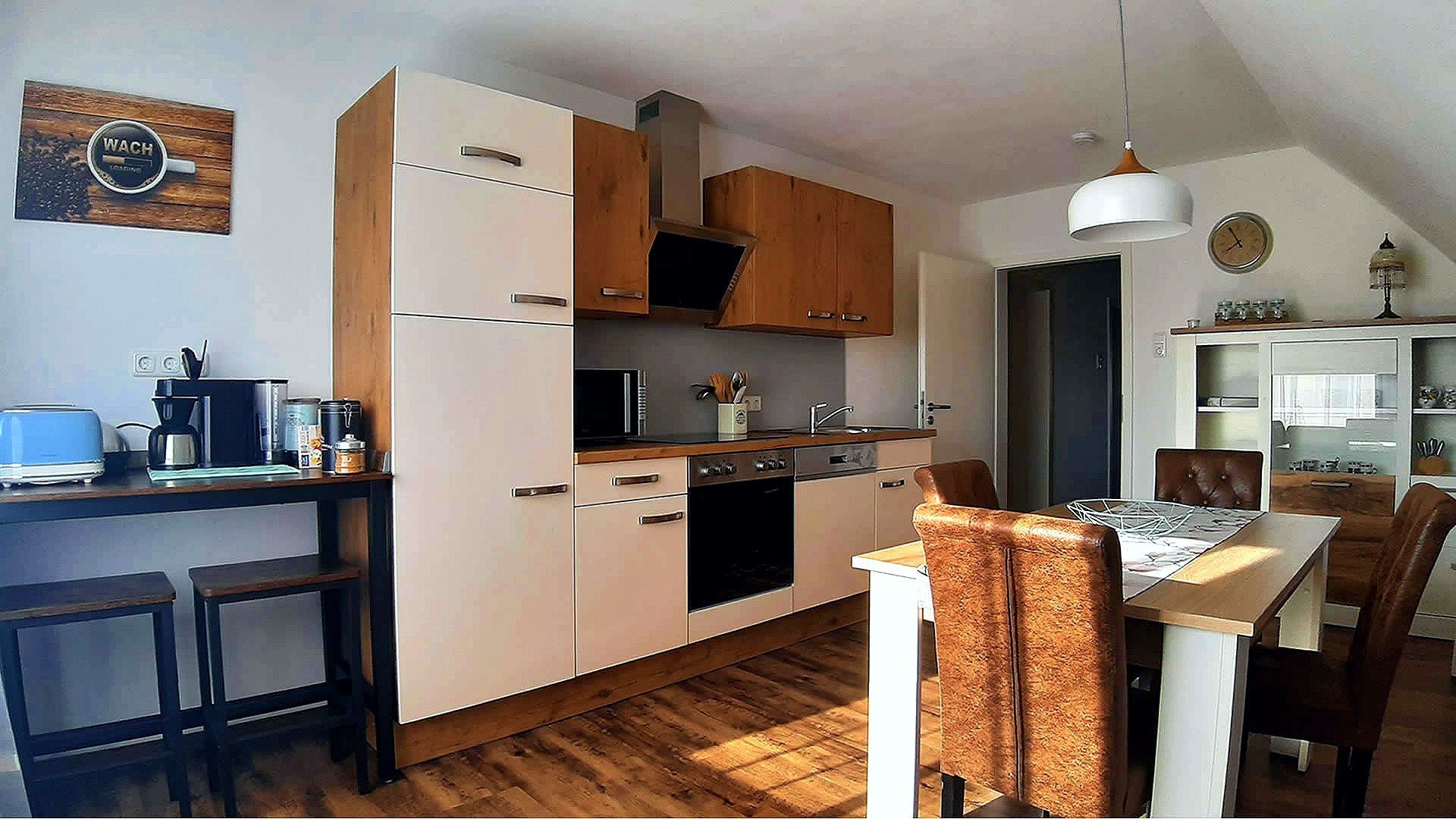 Ferienwohung Brälu Küche 02 - Ferienwohnung Henkel Friedensdorf -Friedendorf Dautphetal - Ferien Urlaub- Lahnradweg, Lahnhöhenweg