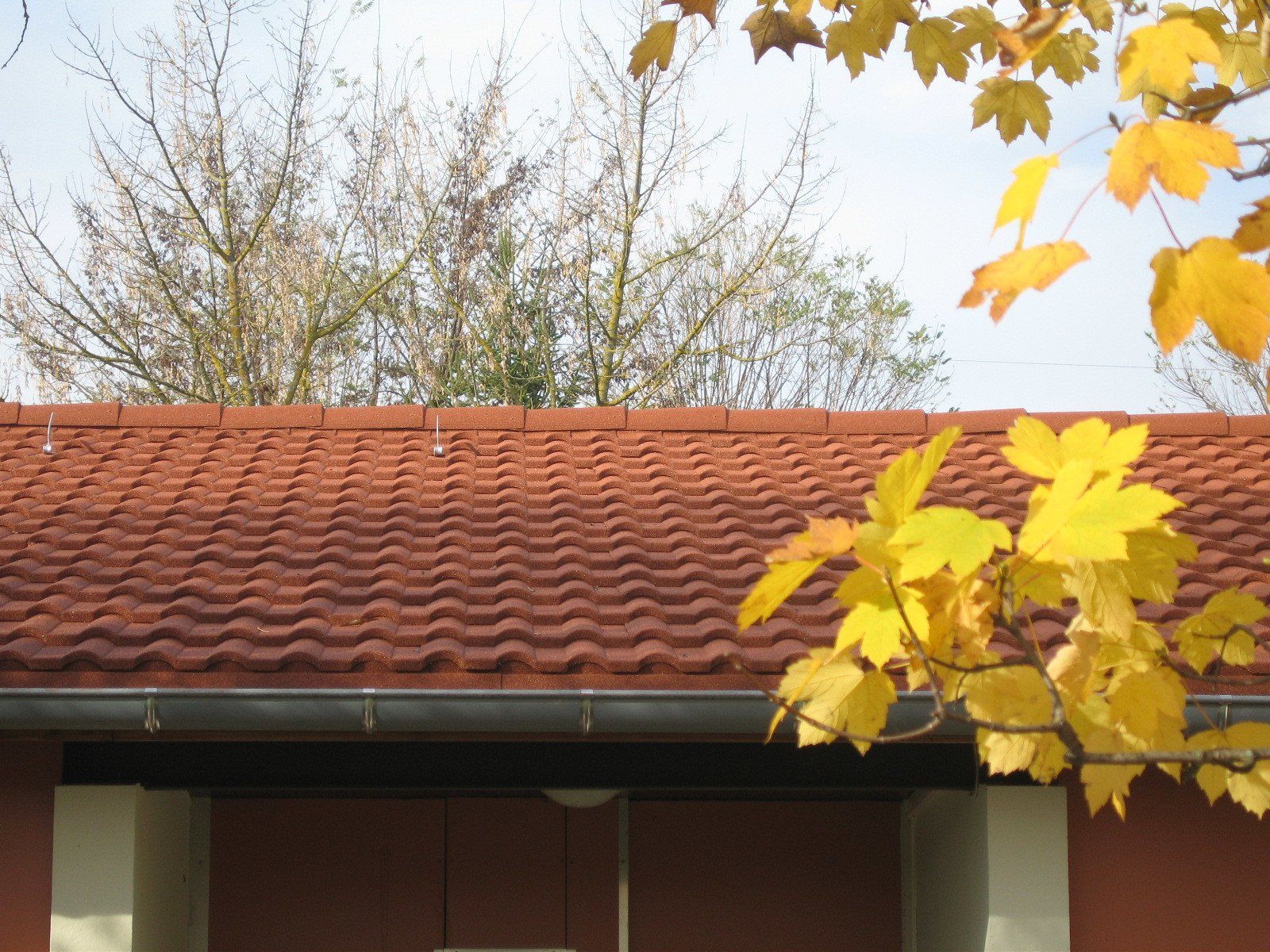 Tuiles métalliques pour toitures légères