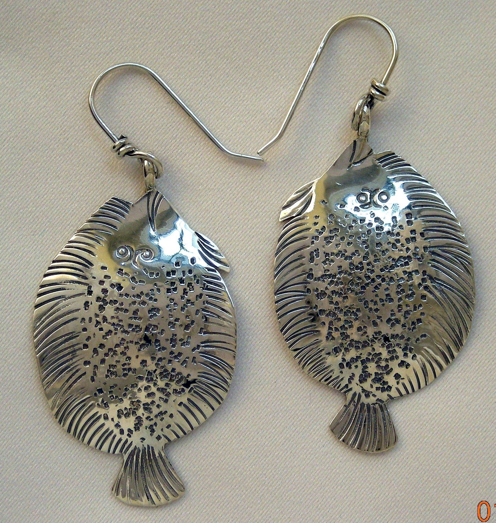 fish jewelry, flounder, necklace, sterling silver, argentium, handcrafted,one-of-a-kind,coastalcraftgallery, cape cod, OrleansMA, original art, craftsmen