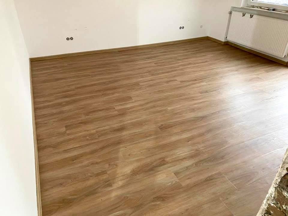 Laminat, Fliesen, Vinylboden verlegen sanieren