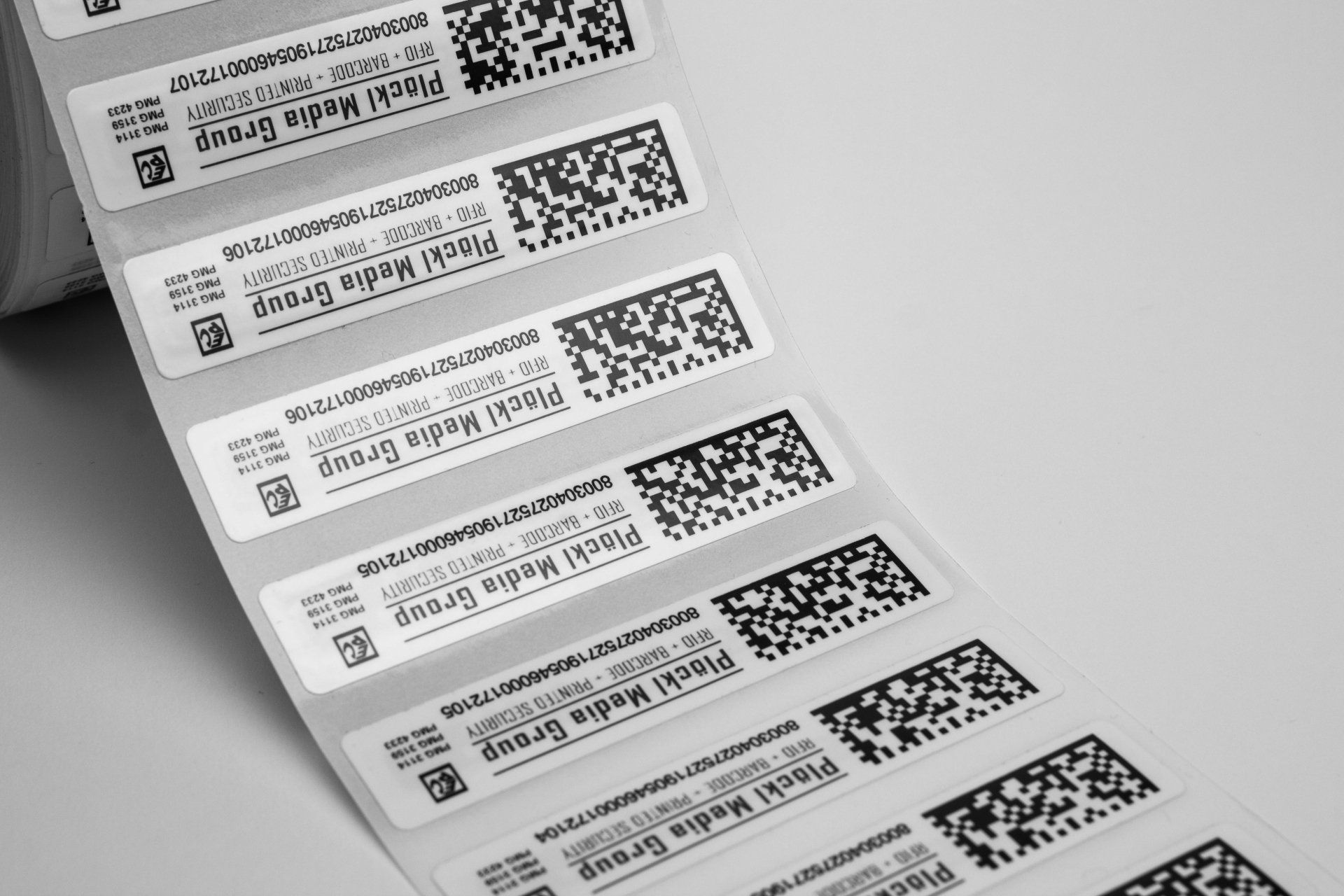 Selbstklebende Barcode OnMould Etiketten von PMG