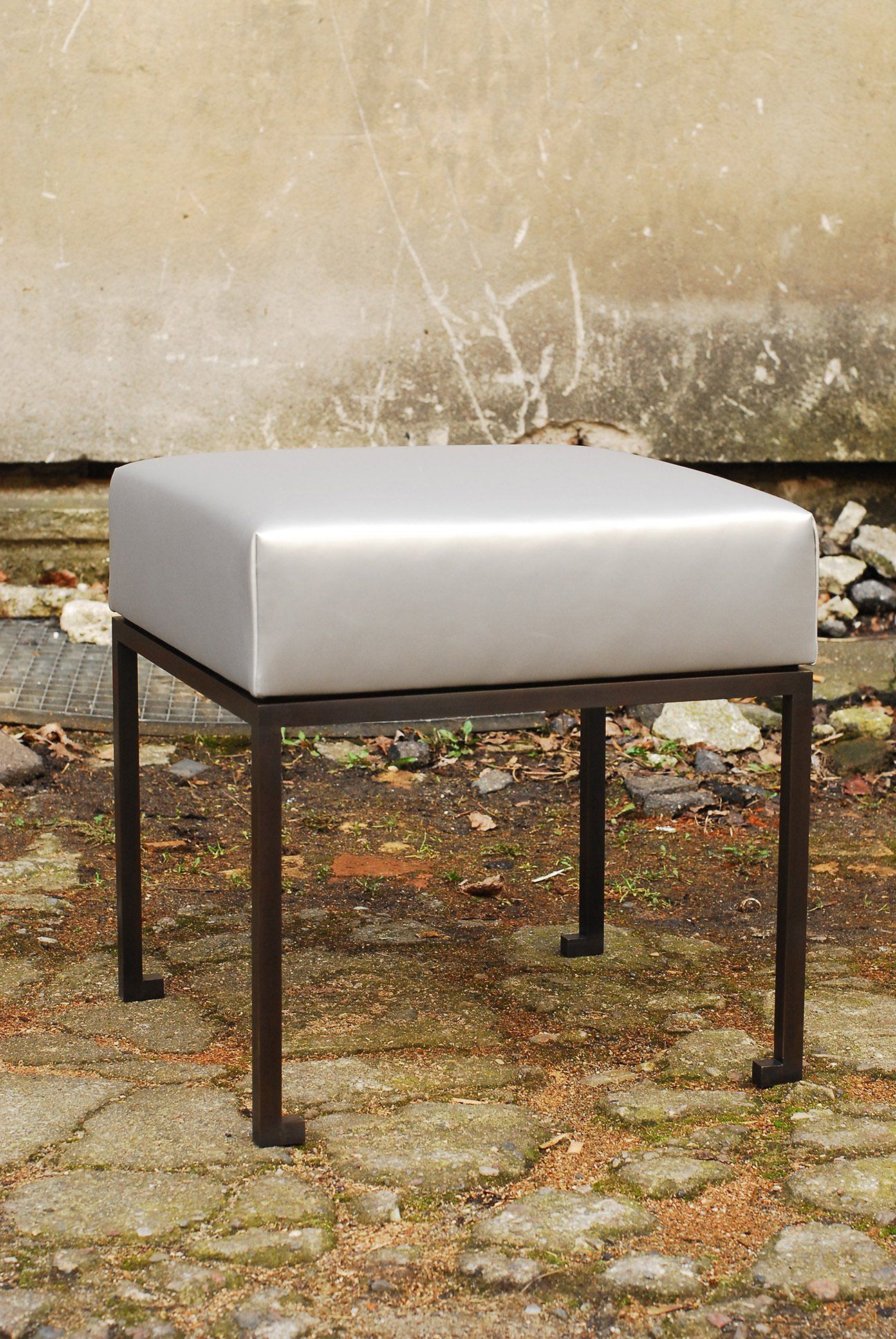 Tabouret design en fer forgé