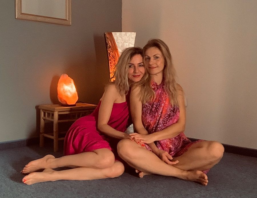 Tantramasseurin Nina und Masseurin Fee im Tantra Massageinstitut Tarisha in Nürnberg