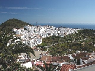 Ein weißes Bergdorf in Spanien
