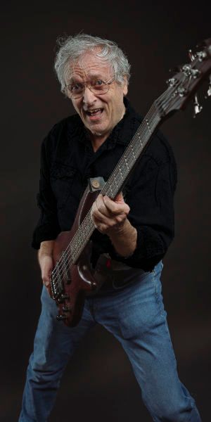 Orlando - Bass, Gesang