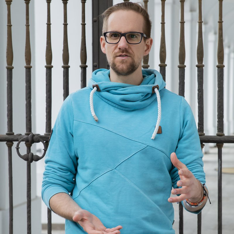 Julian Engel - Coach Julian Engel - Coach