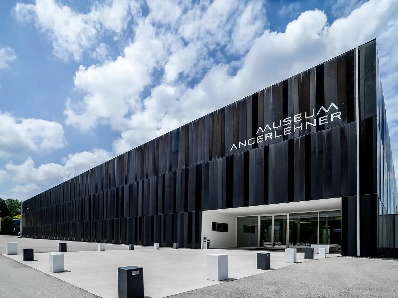 Moderne Fassade des Museum Angerlehner.