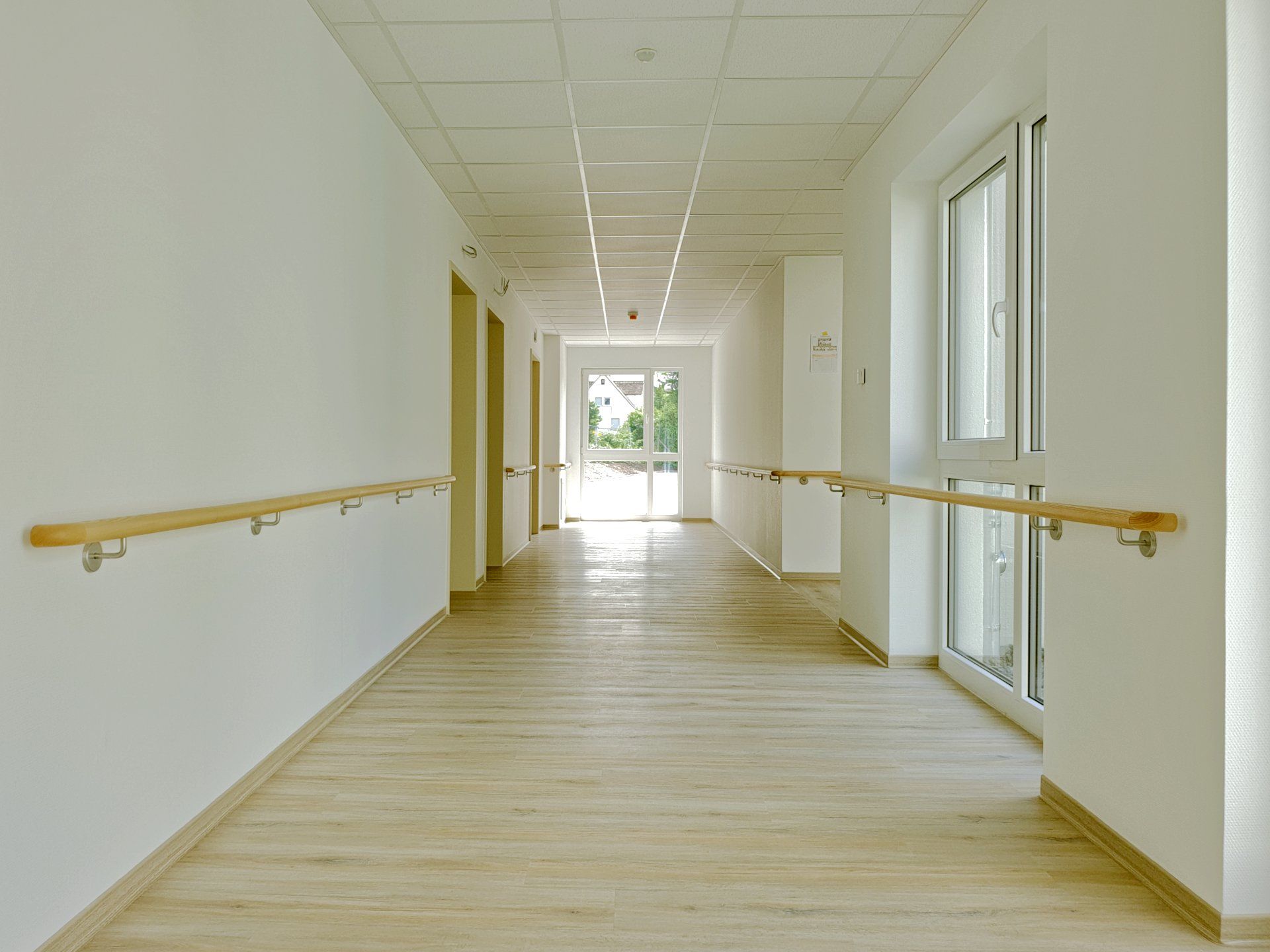 Viele Meter Handläufe im Altenpflegeheim Wetter
