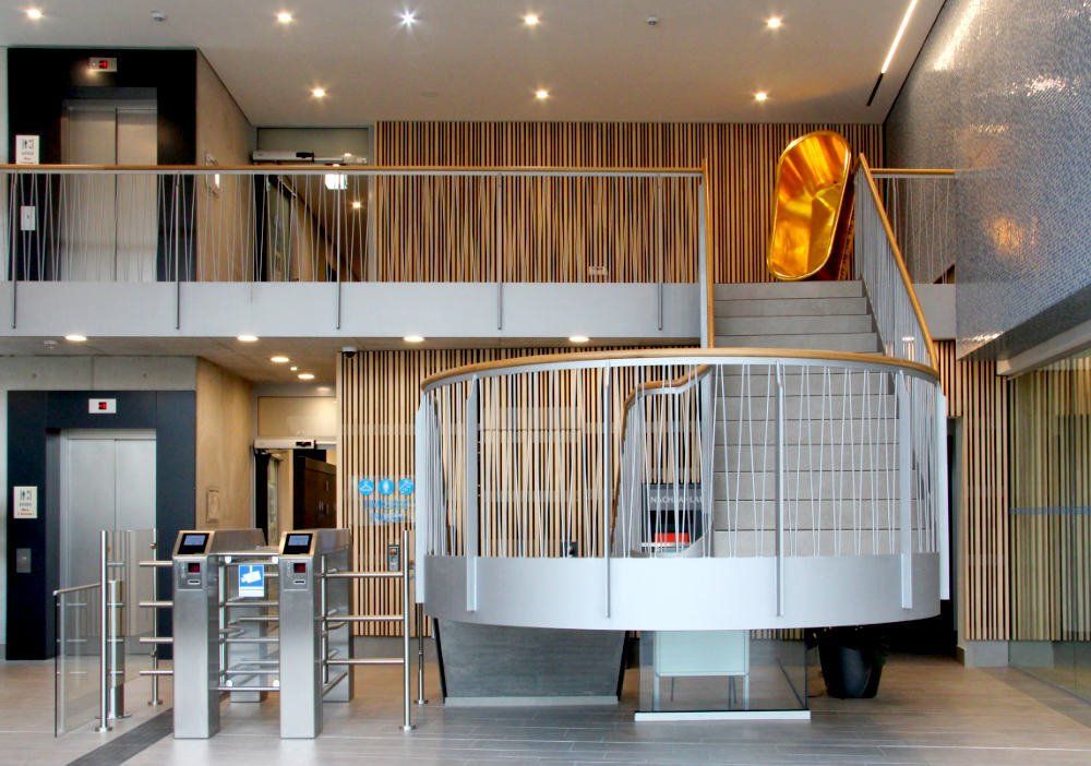 Viele Meter hochwertige Handläufe im Mineralbad Berg Stuttgart-Bad Cannstatt