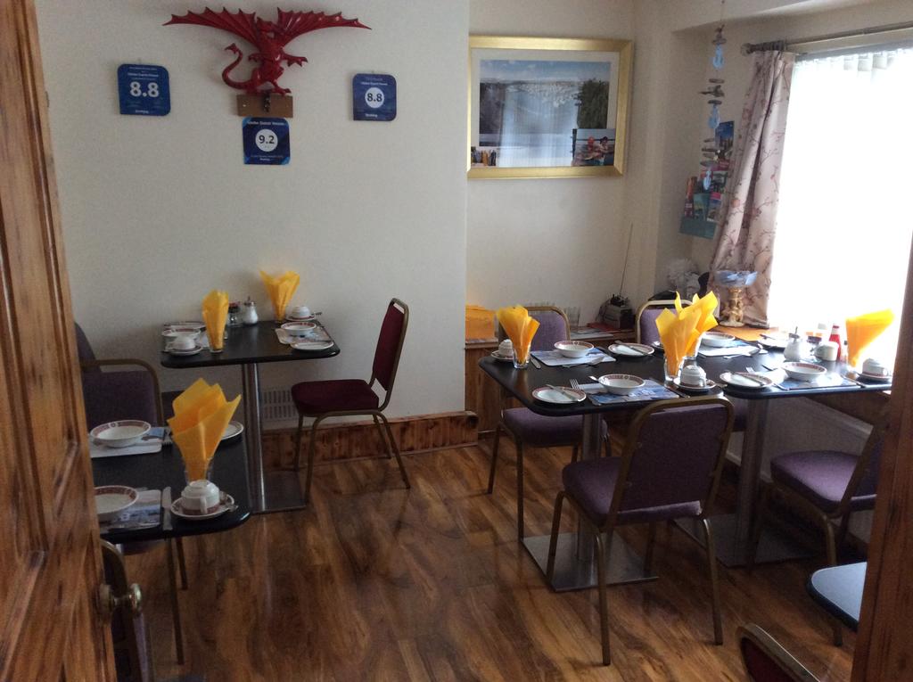 Welsh coast, Wales, Sandy Beach, sands, Burry Port, Bed and Breakfast, B&B, Guesthouse, Pembrey , Full Cooked Breakfast